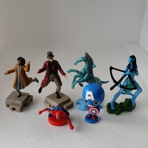 3/$25💙Kinder Surprise Figures set